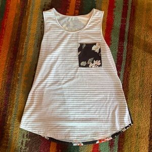 Small boutique floral tank top